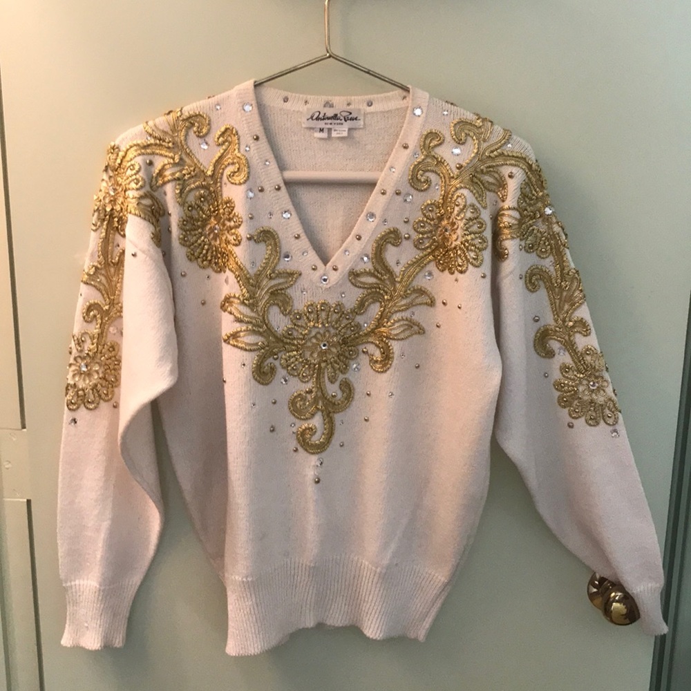 Ladies sweater – medium